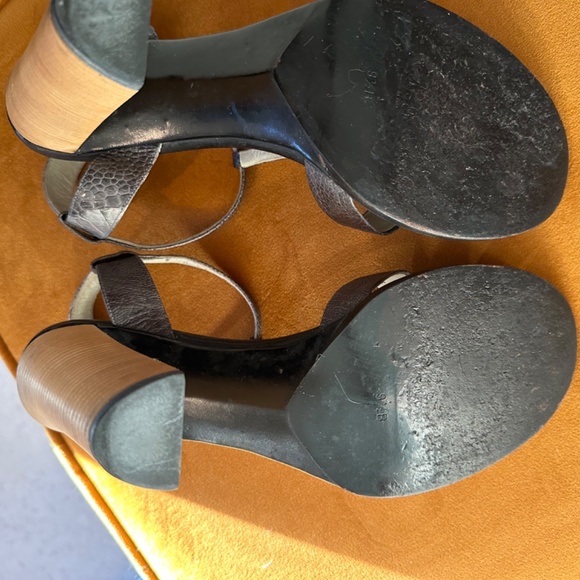 Vintage Gucci crocodile heels - Picture 8 of 8